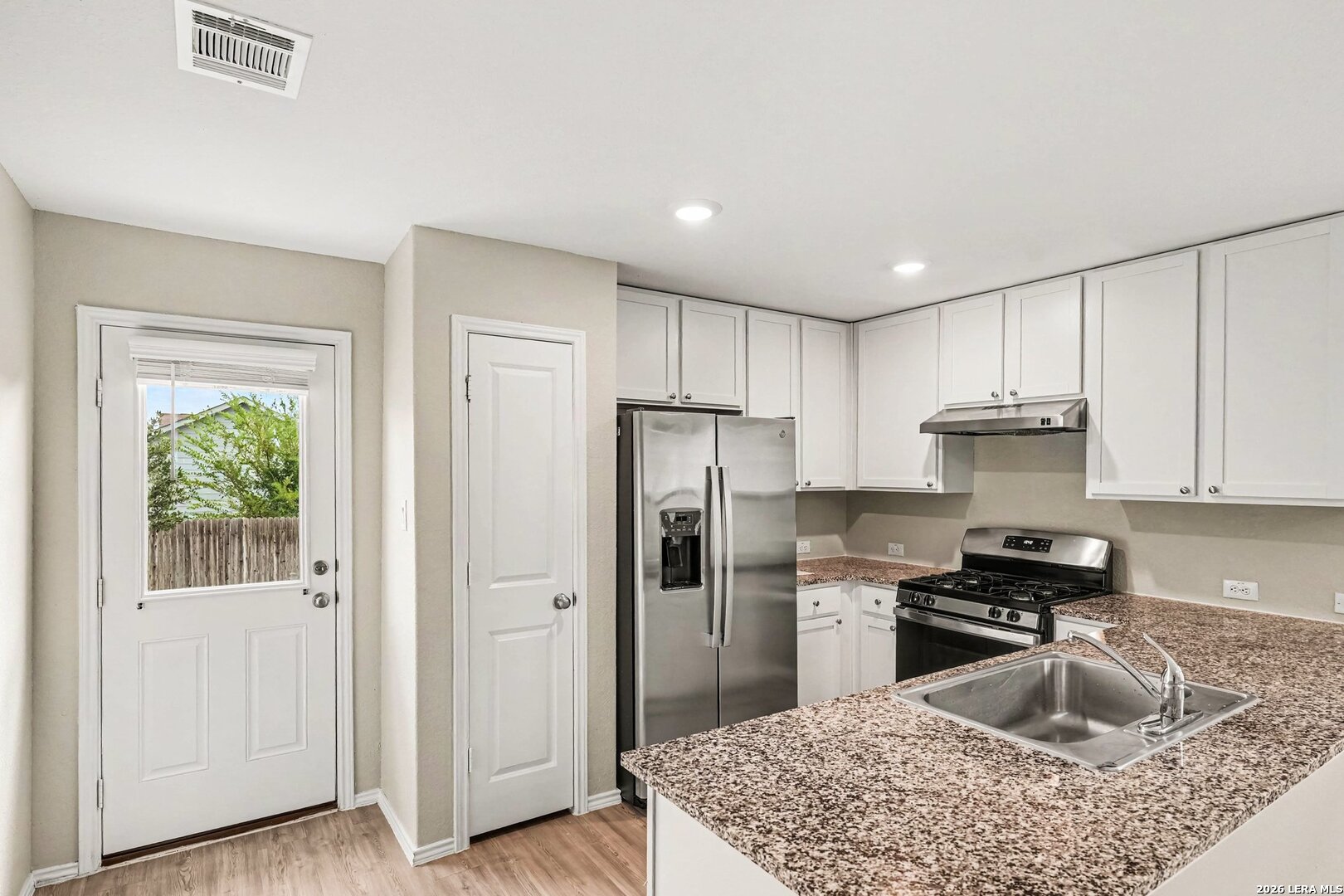 5454 Daphne Path, San Antonio, TX 78253