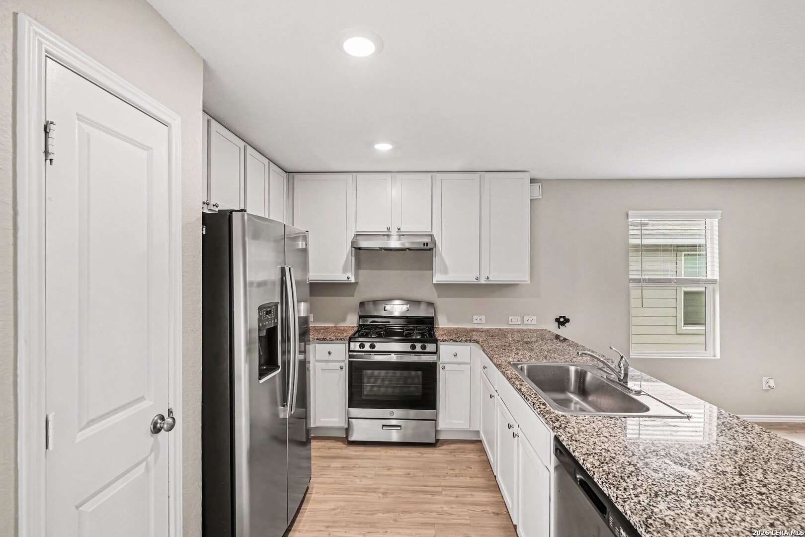 5454 Daphne Path, San Antonio, TX 78253