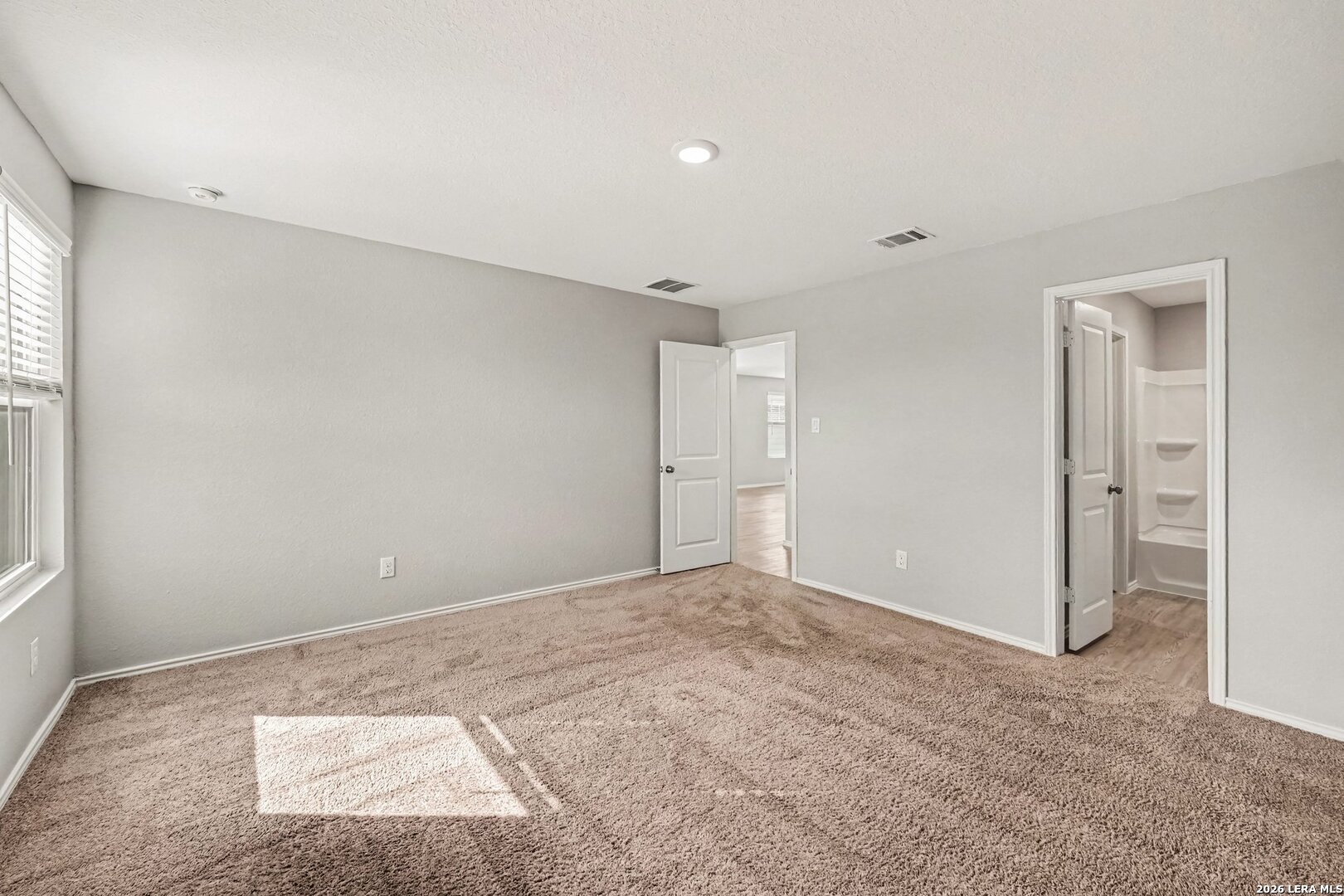 5454 Daphne Path, San Antonio, TX 78253