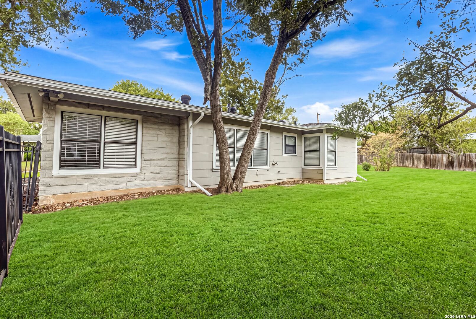 357 TUTTLE RD, Terrell Hills, TX 78209