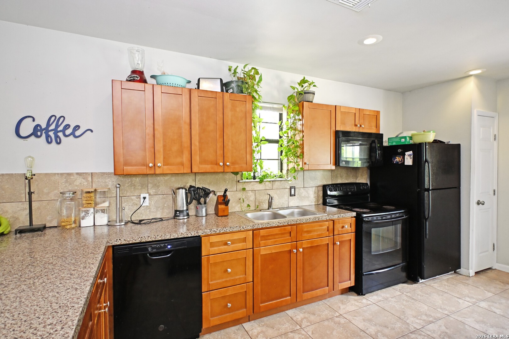 321 HIGH LOW DR, New Braunfels, TX 78132