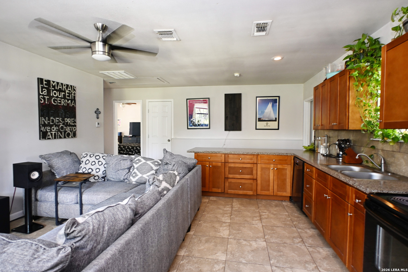 321 HIGH LOW DR, New Braunfels, TX 78132