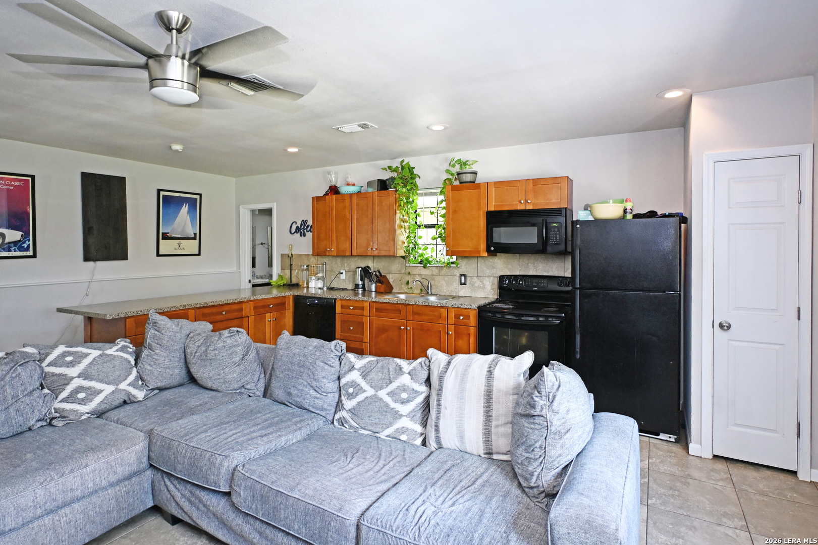 321 HIGH LOW DR, New Braunfels, TX 78132