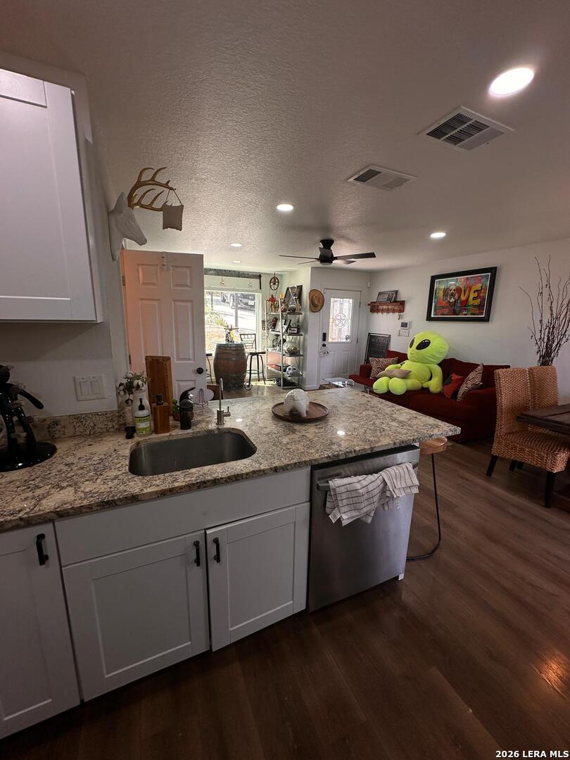 481 Lexington Pass, Canyon Lake, TX 78133