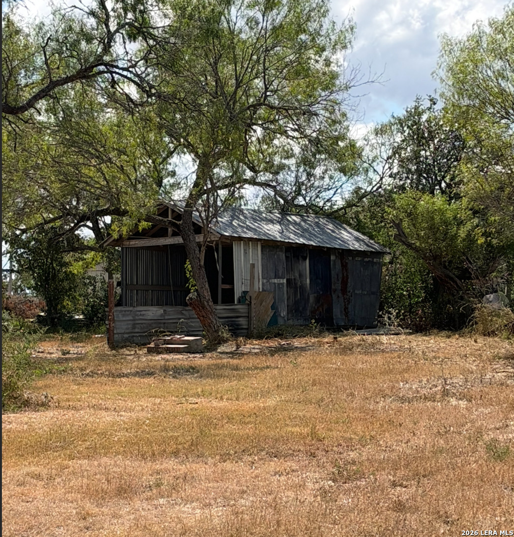 910 PETTUS ST, Kenedy, TX 78119