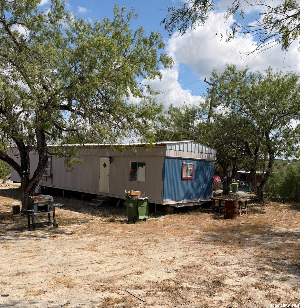 910 PETTUS ST, Kenedy, TX 78119