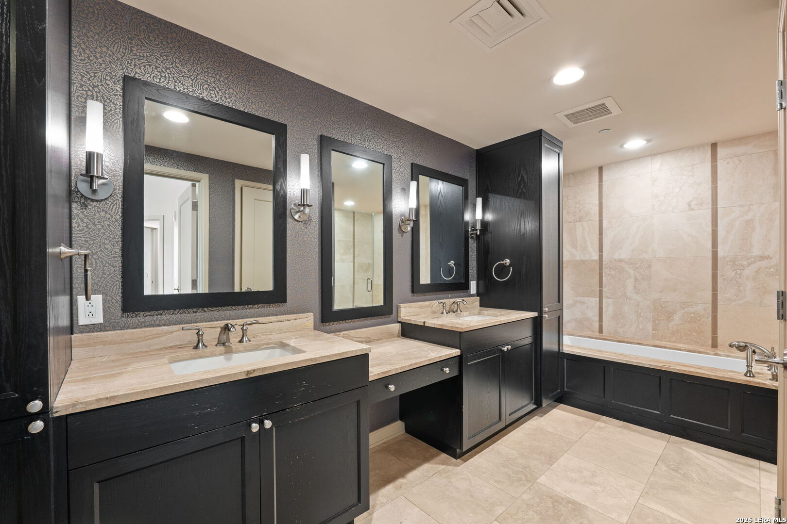4242 Broadway, #UNIT 404, San Antonio, TX 78209