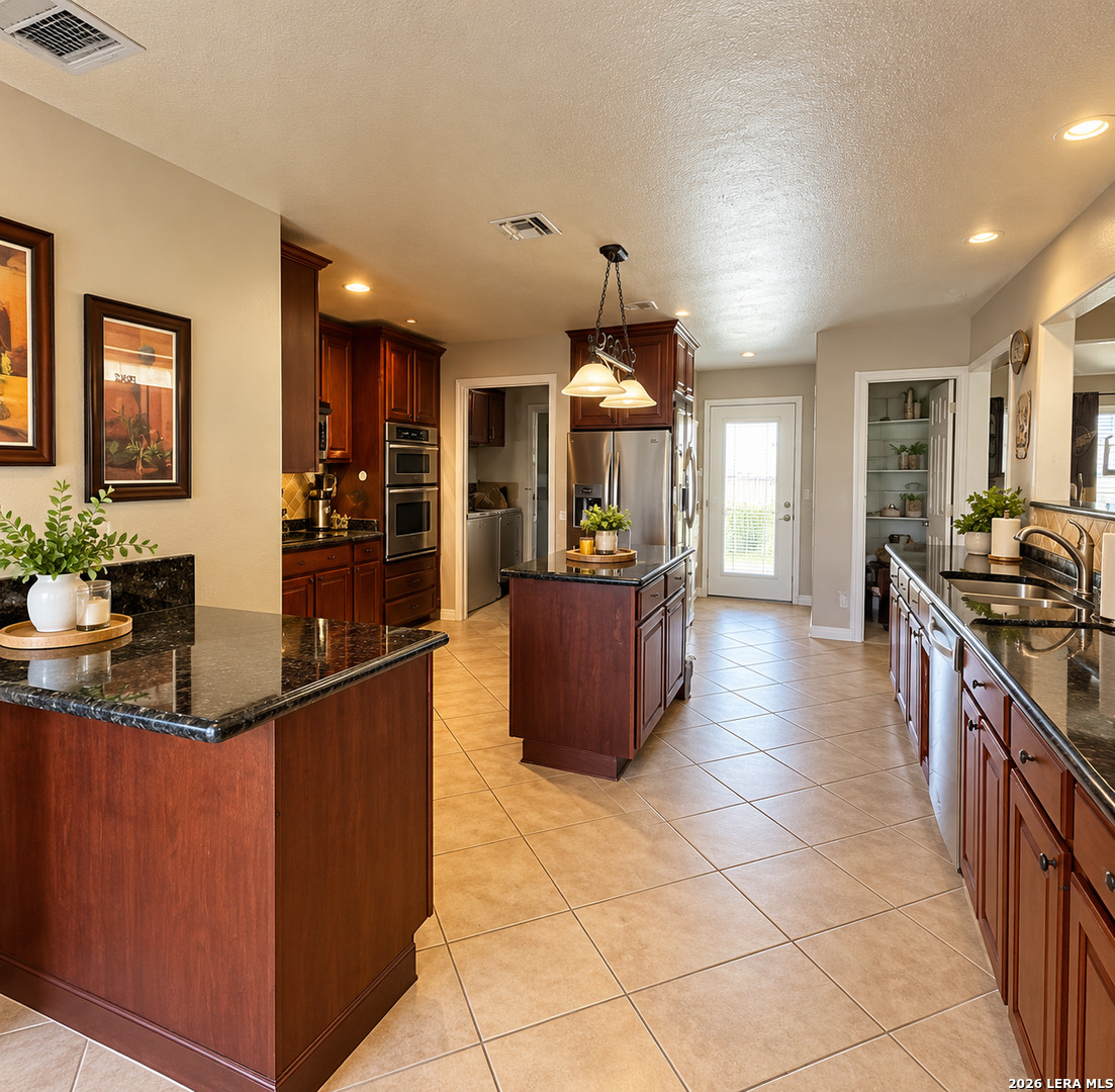 1218 MARSEILLES DR, San Antonio, TX 78219