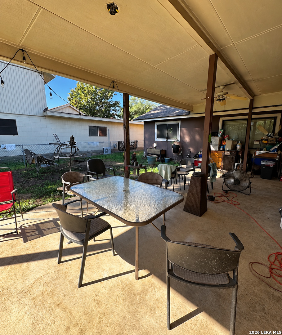 1218 MARSEILLES DR, San Antonio, TX 78219