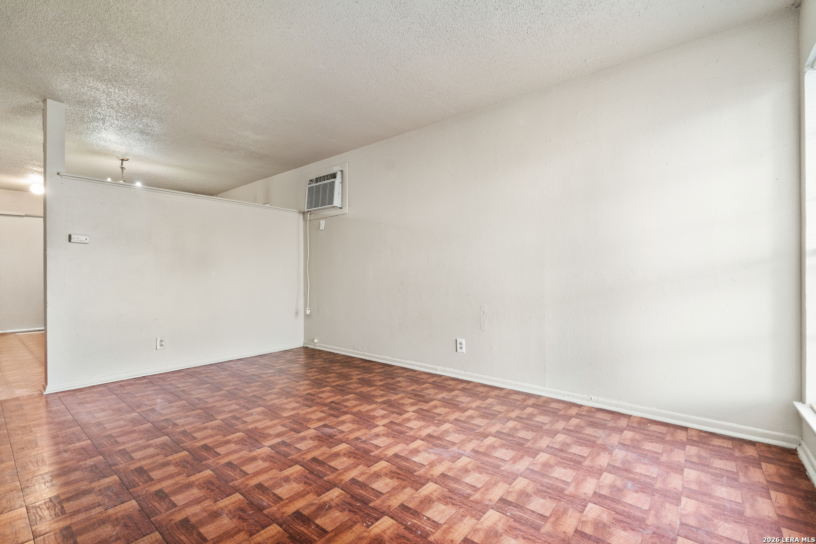 5710 Broken Lance, San Antonio, TX 78242