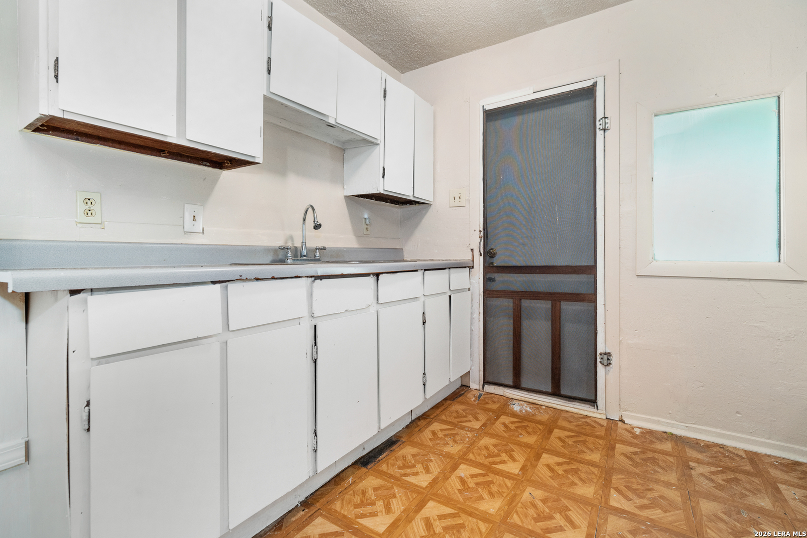 5710 Broken Lance, San Antonio, TX 78242