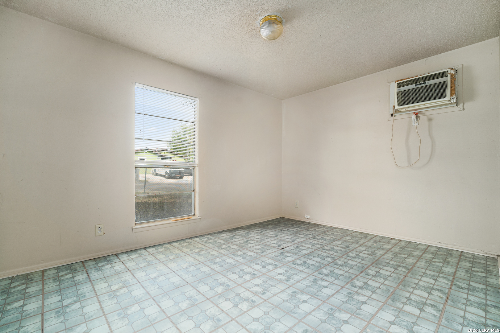 5710 Broken Lance, San Antonio, TX 78242