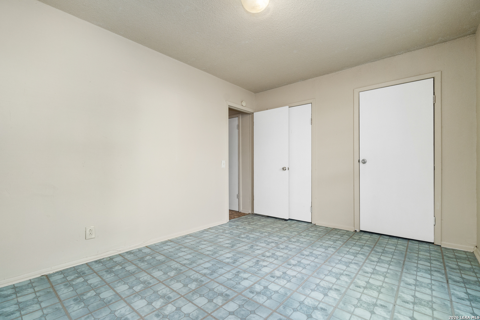 5710 Broken Lance, San Antonio, TX 78242