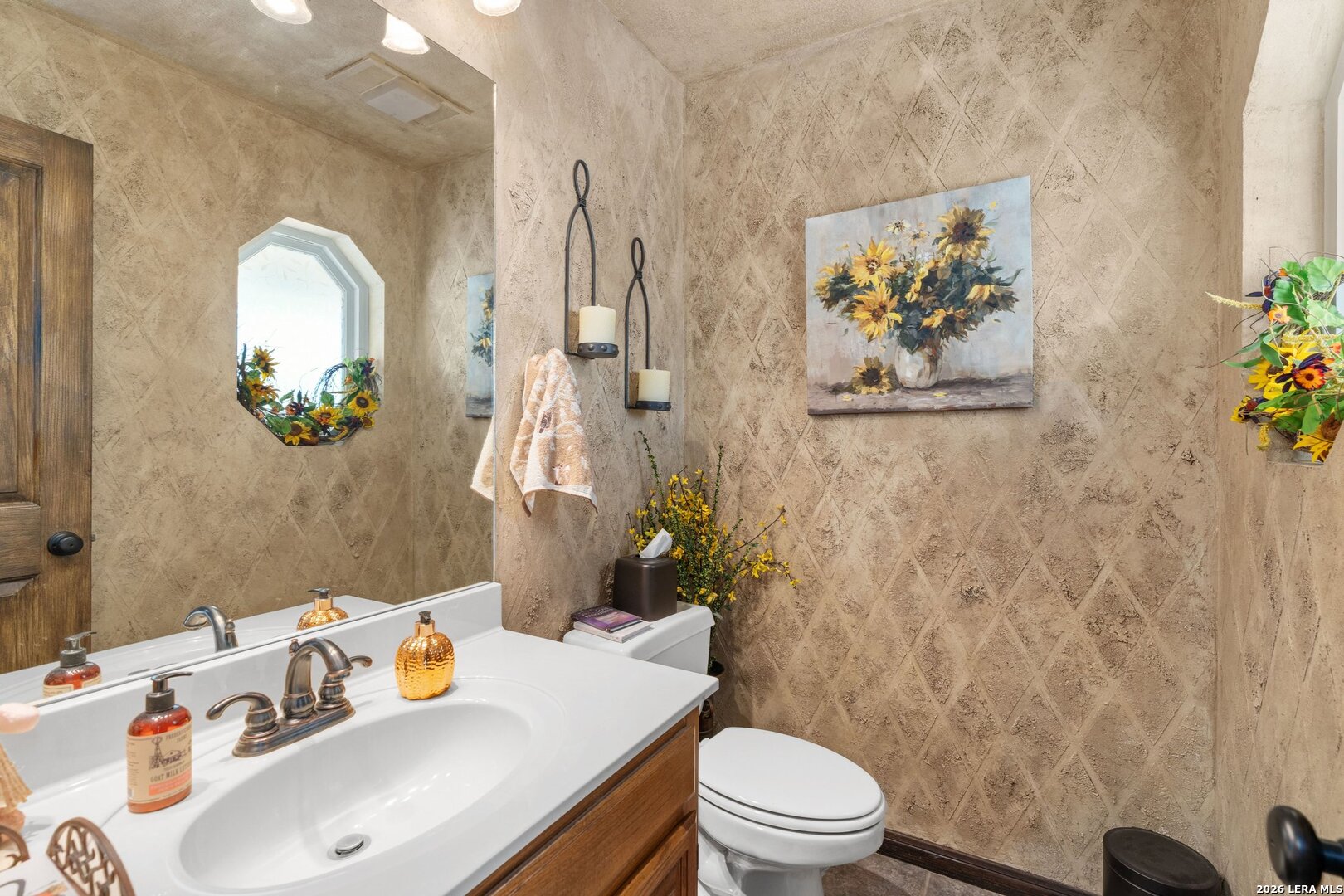 783 Lakeridge Loop, Lakehills, TX 78063