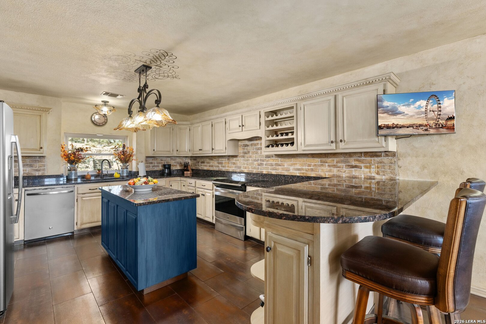 783 Lakeridge Loop, Lakehills, TX 78063
