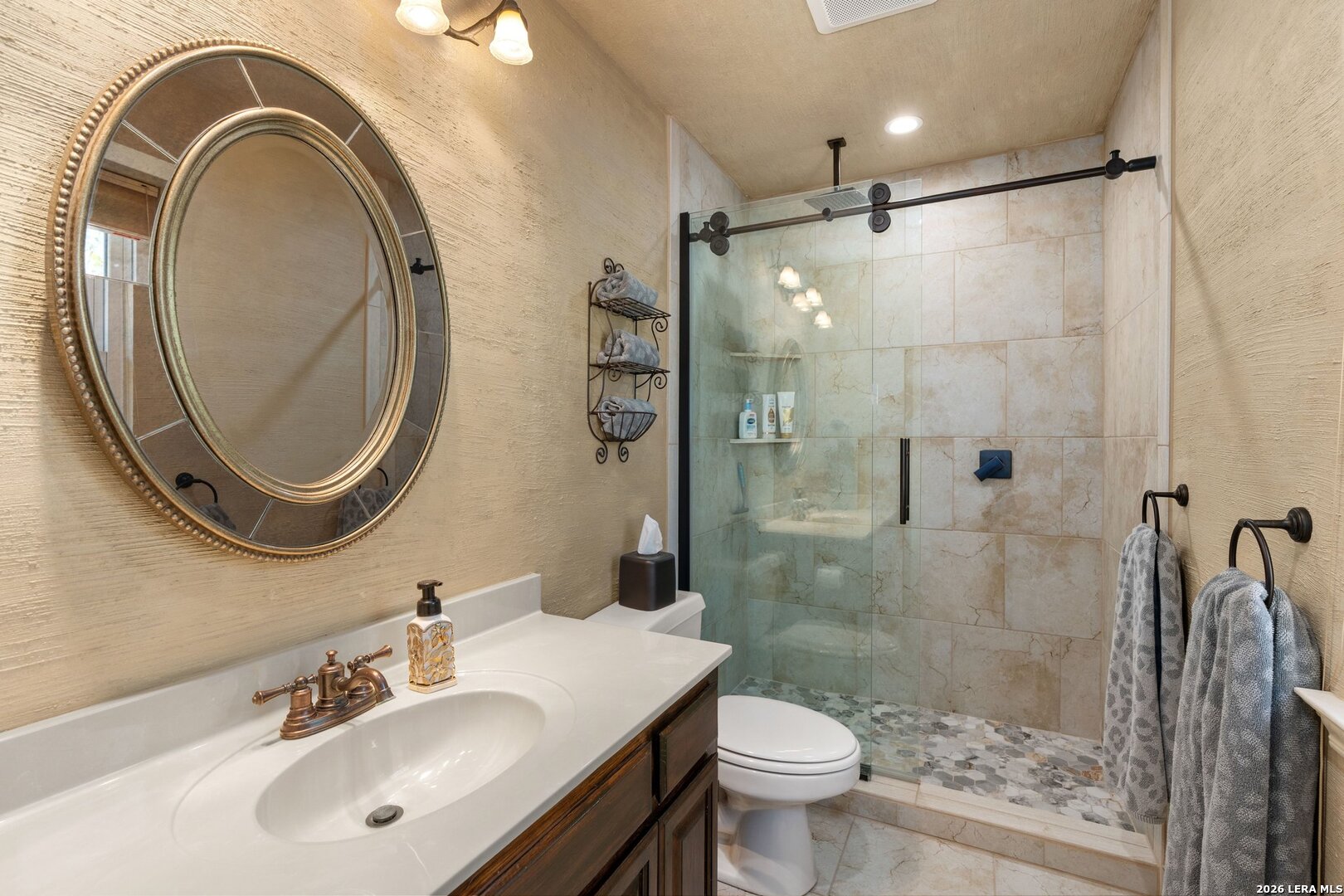 783 Lakeridge Loop, Lakehills, TX 78063
