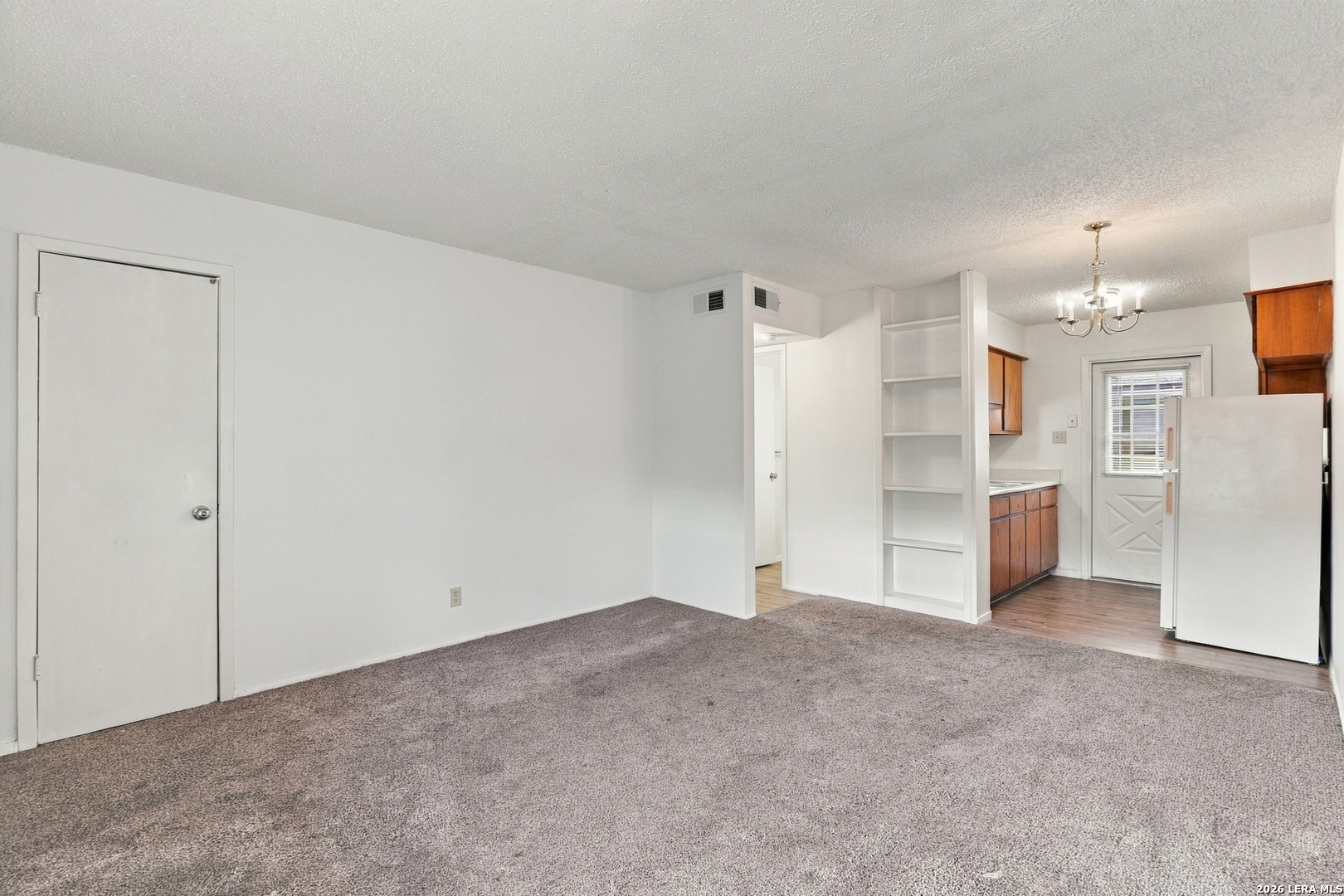 555 RASA DR, San Antonio, TX 78227
