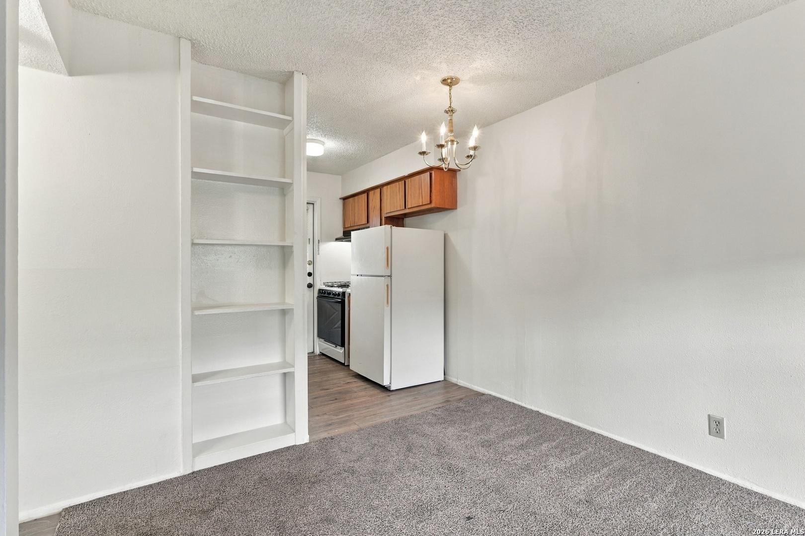 555 RASA DR, San Antonio, TX 78227