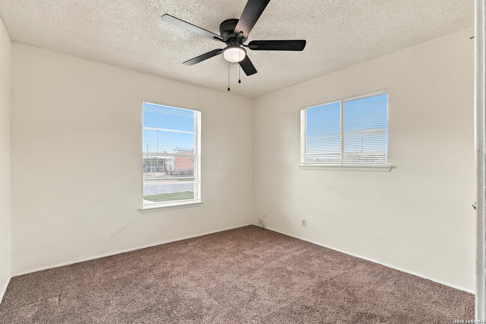 555 RASA DR, San Antonio, TX 78227