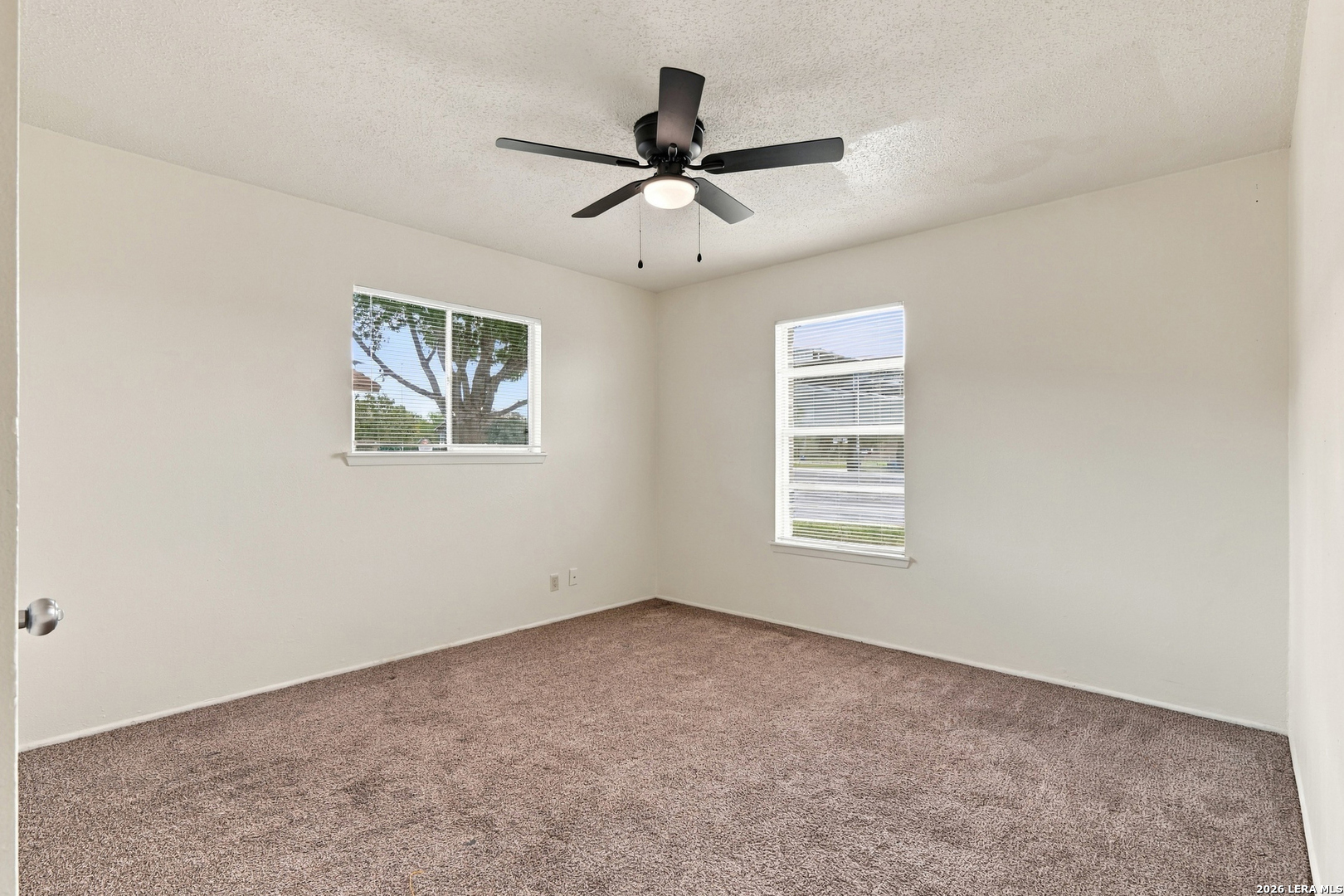 555 RASA DR, San Antonio, TX 78227