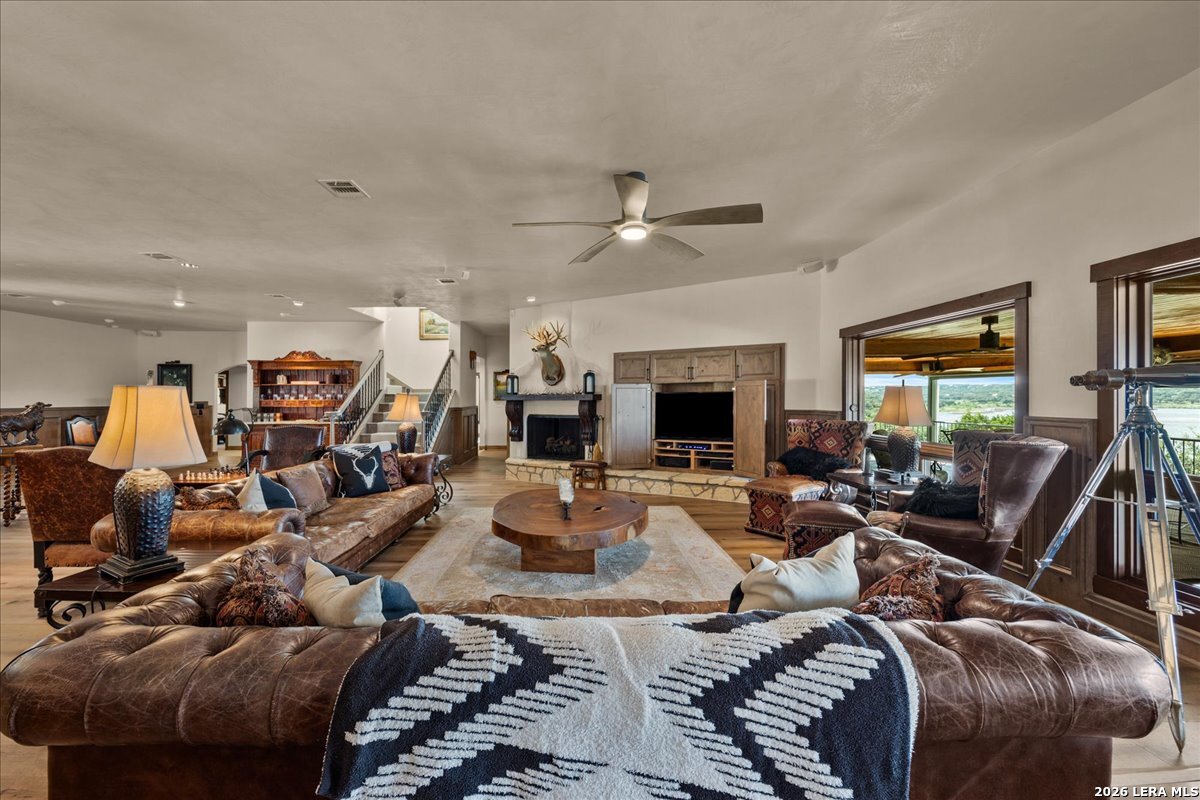 1155 BLUE WATER DR, Canyon Lake, TX 78133