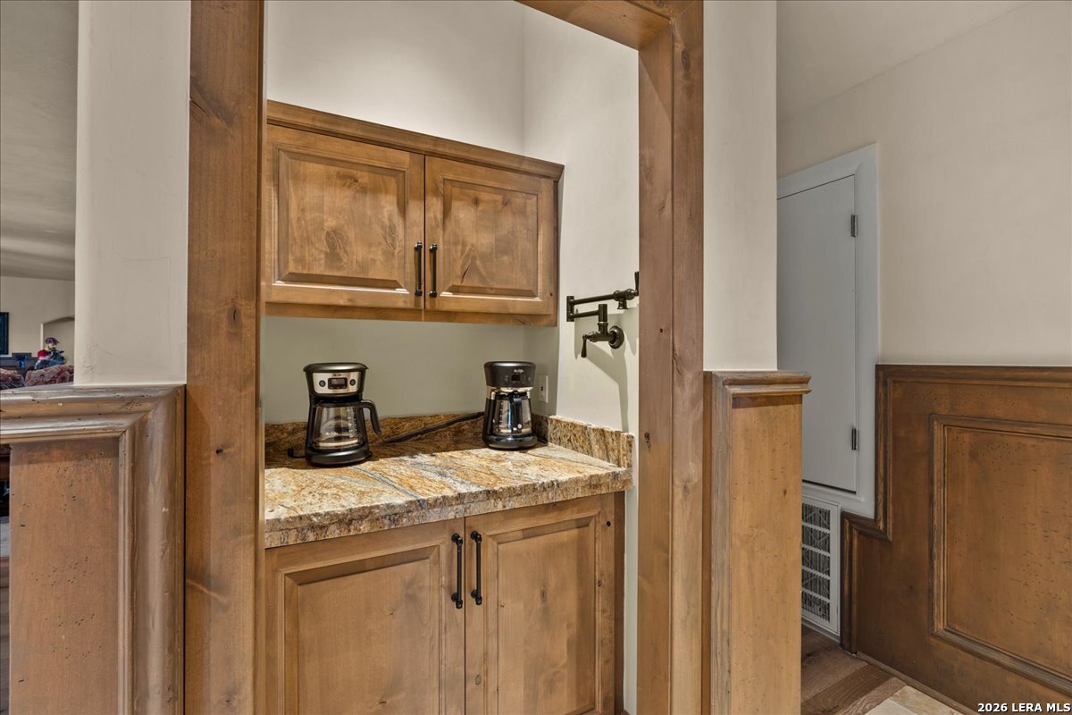 1155 BLUE WATER DR, Canyon Lake, TX 78133