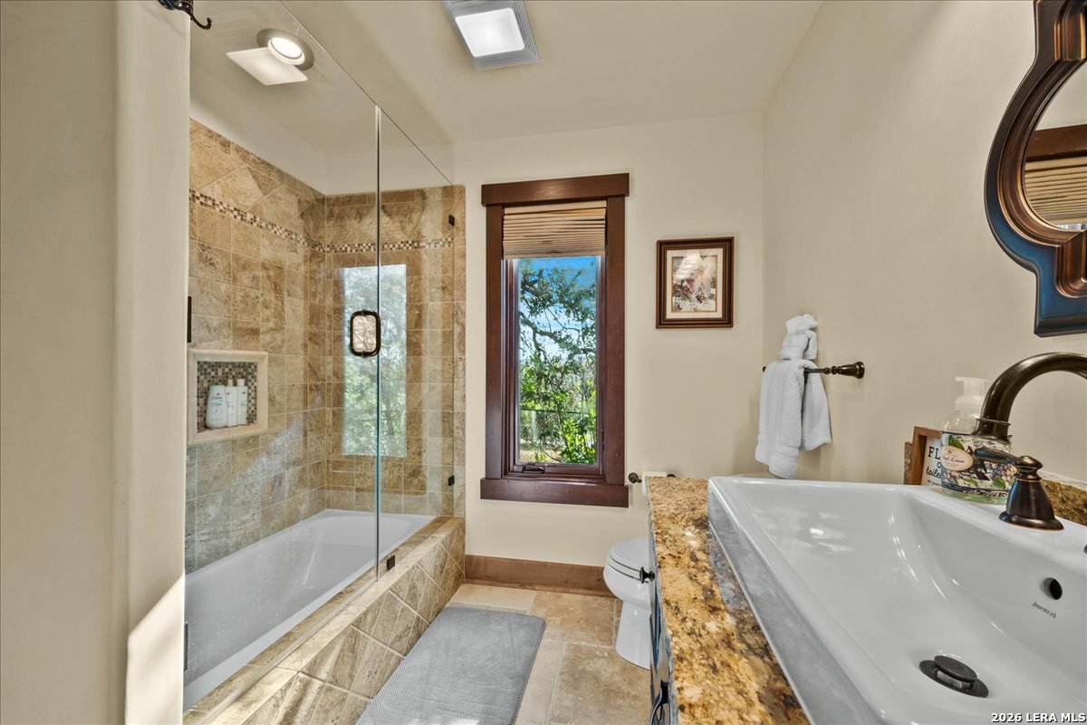 1155 BLUE WATER DR, Canyon Lake, TX 78133