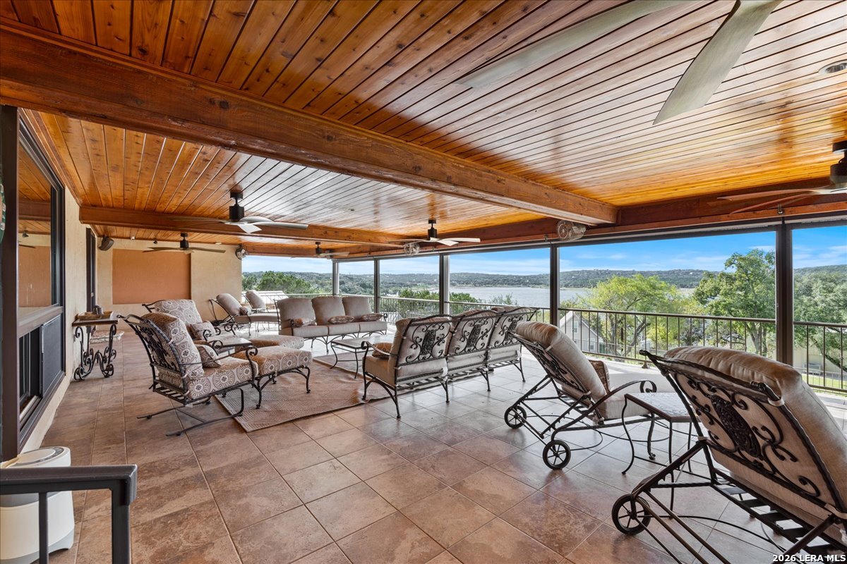 1155 BLUE WATER DR, Canyon Lake, TX 78133