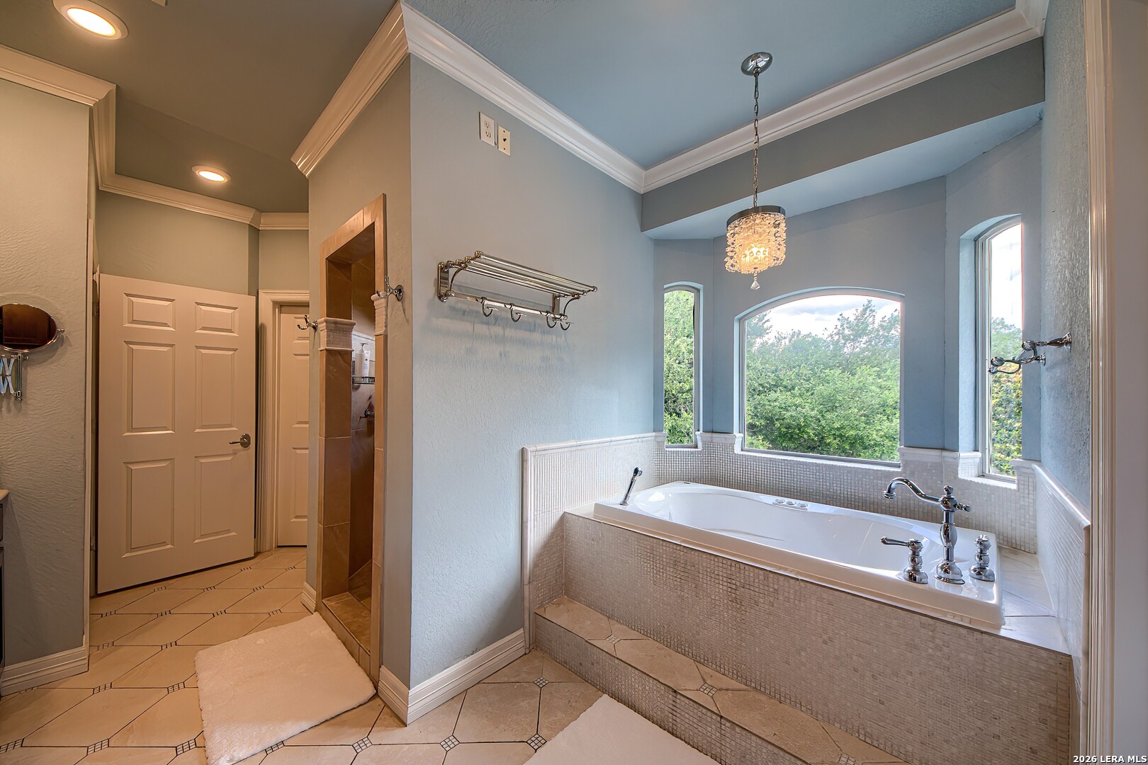 613 N Rolling View, San Antonio, TX 78253