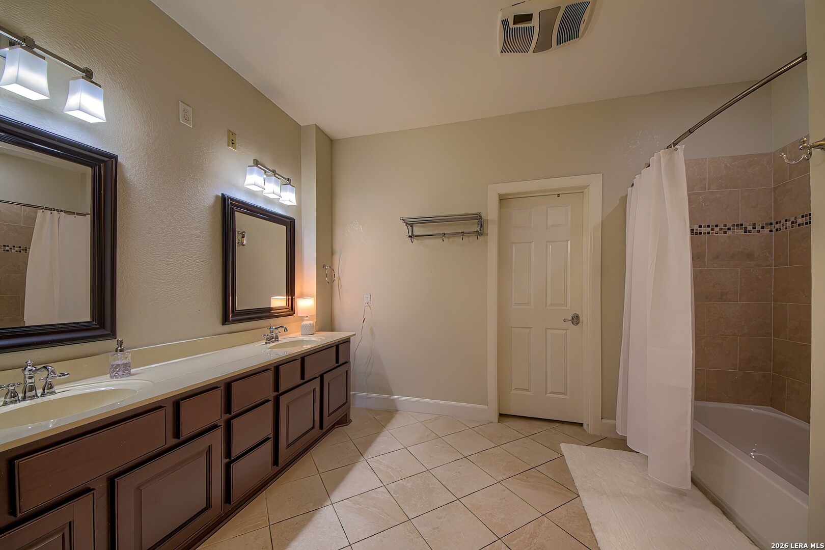 613 N Rolling View, San Antonio, TX 78253