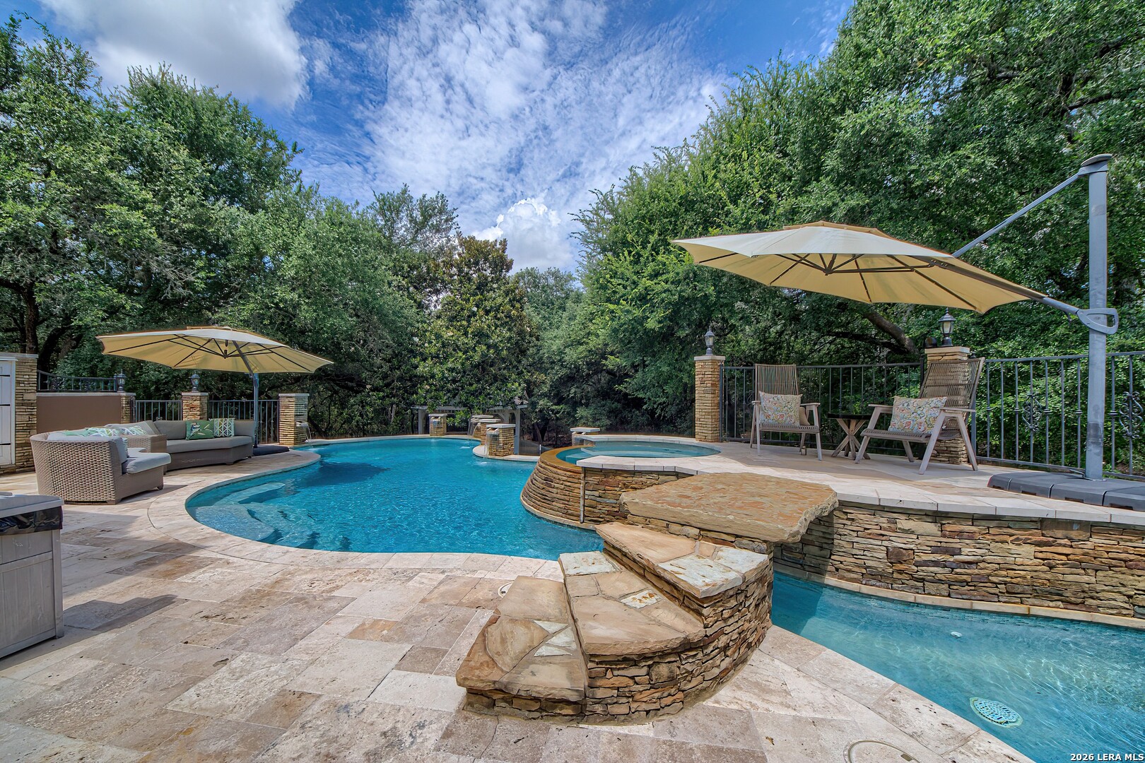 613 N Rolling View, San Antonio, TX 78253