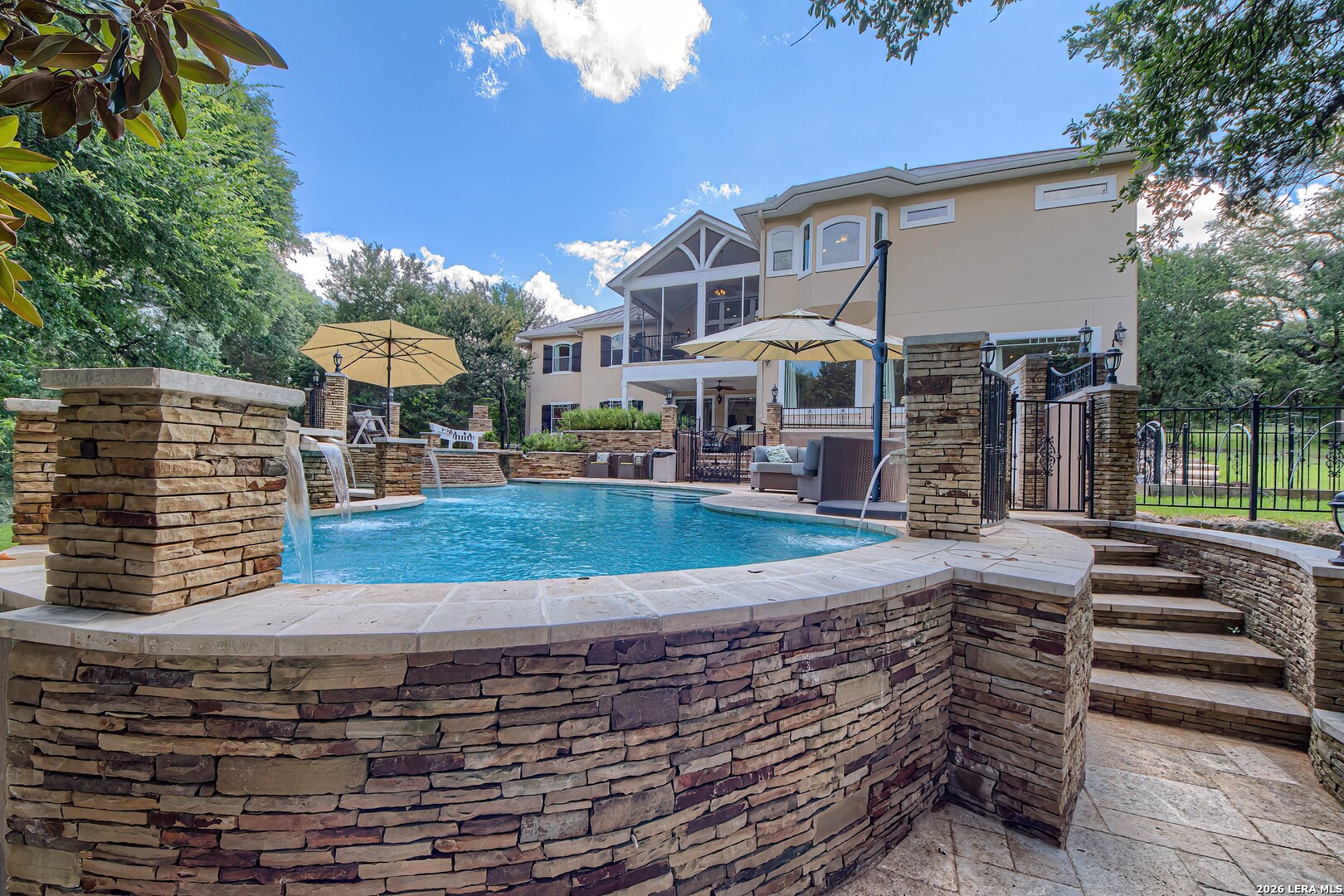 613 N Rolling View, San Antonio, TX 78253