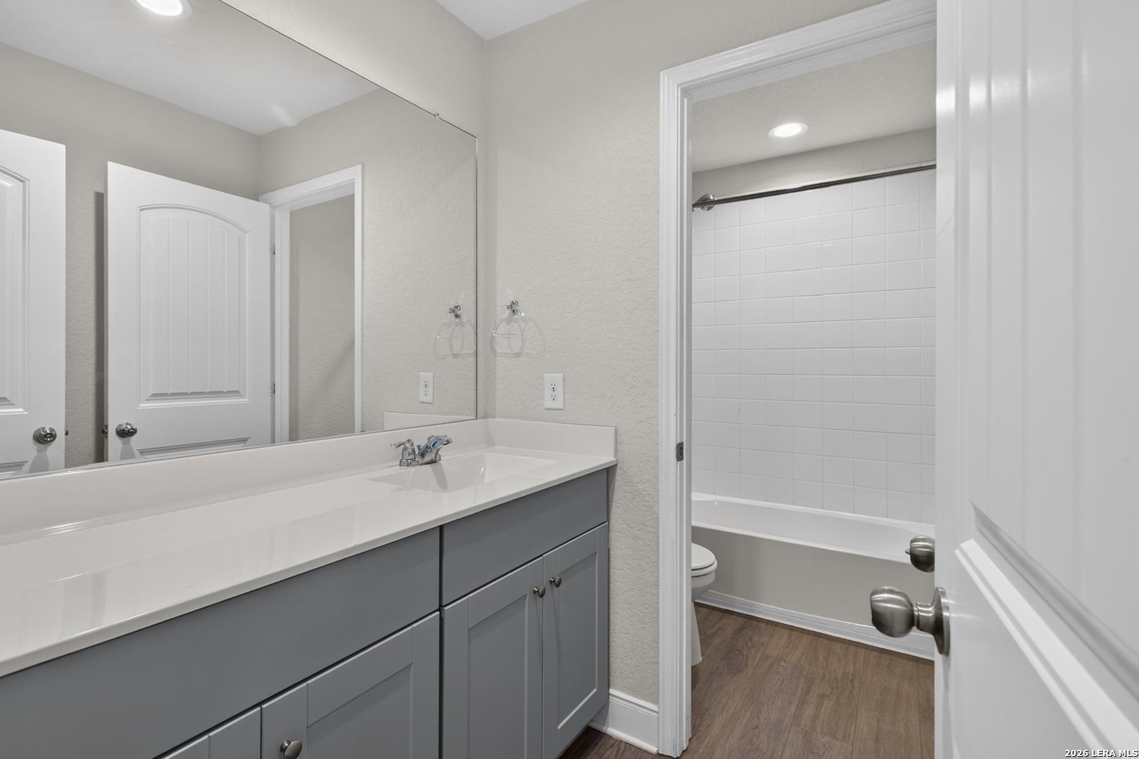 1316 REDWOOD CRK, Seguin, TX 78155