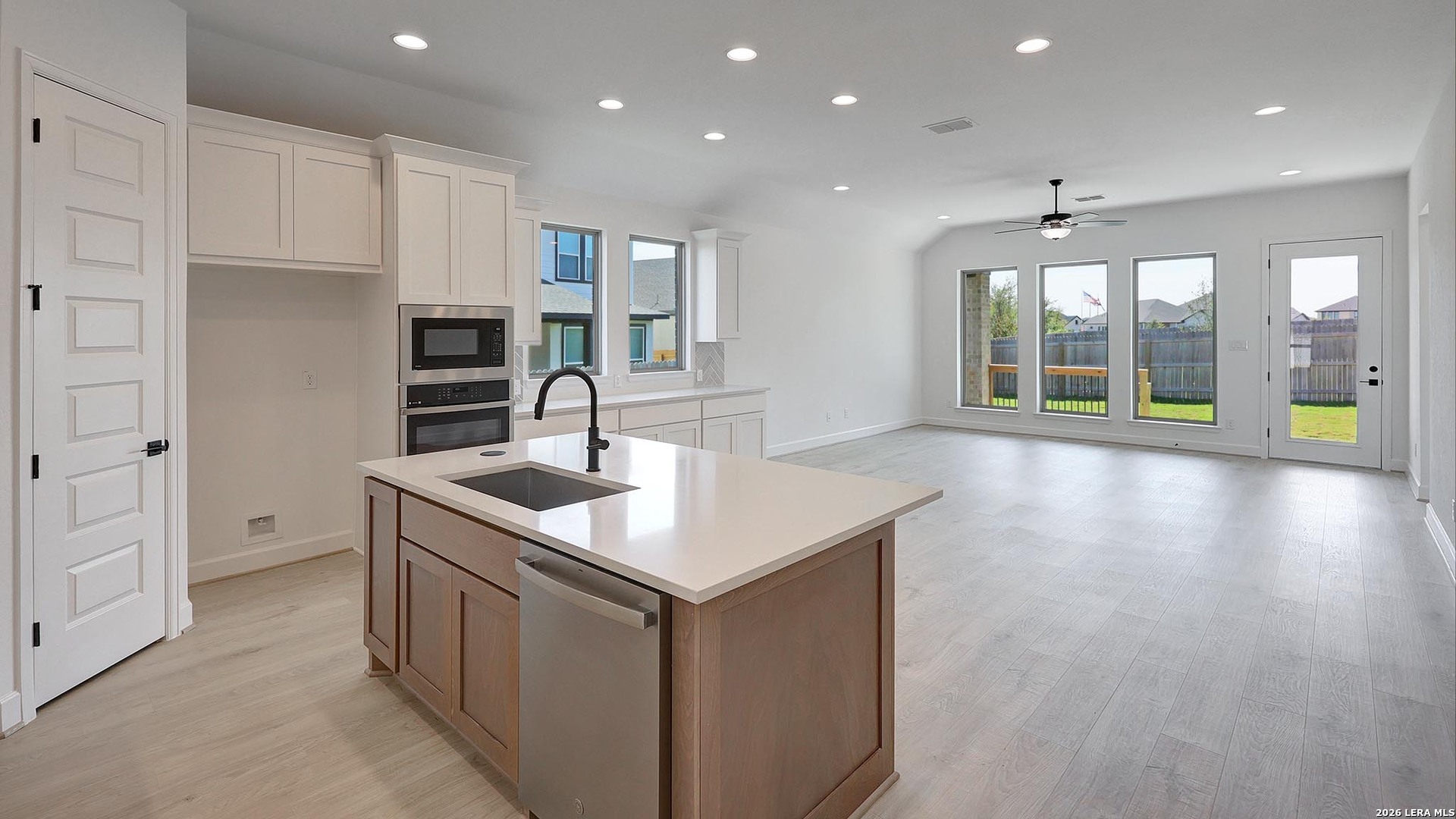2667 Vistablue Lane, San Antonio, TX 78245