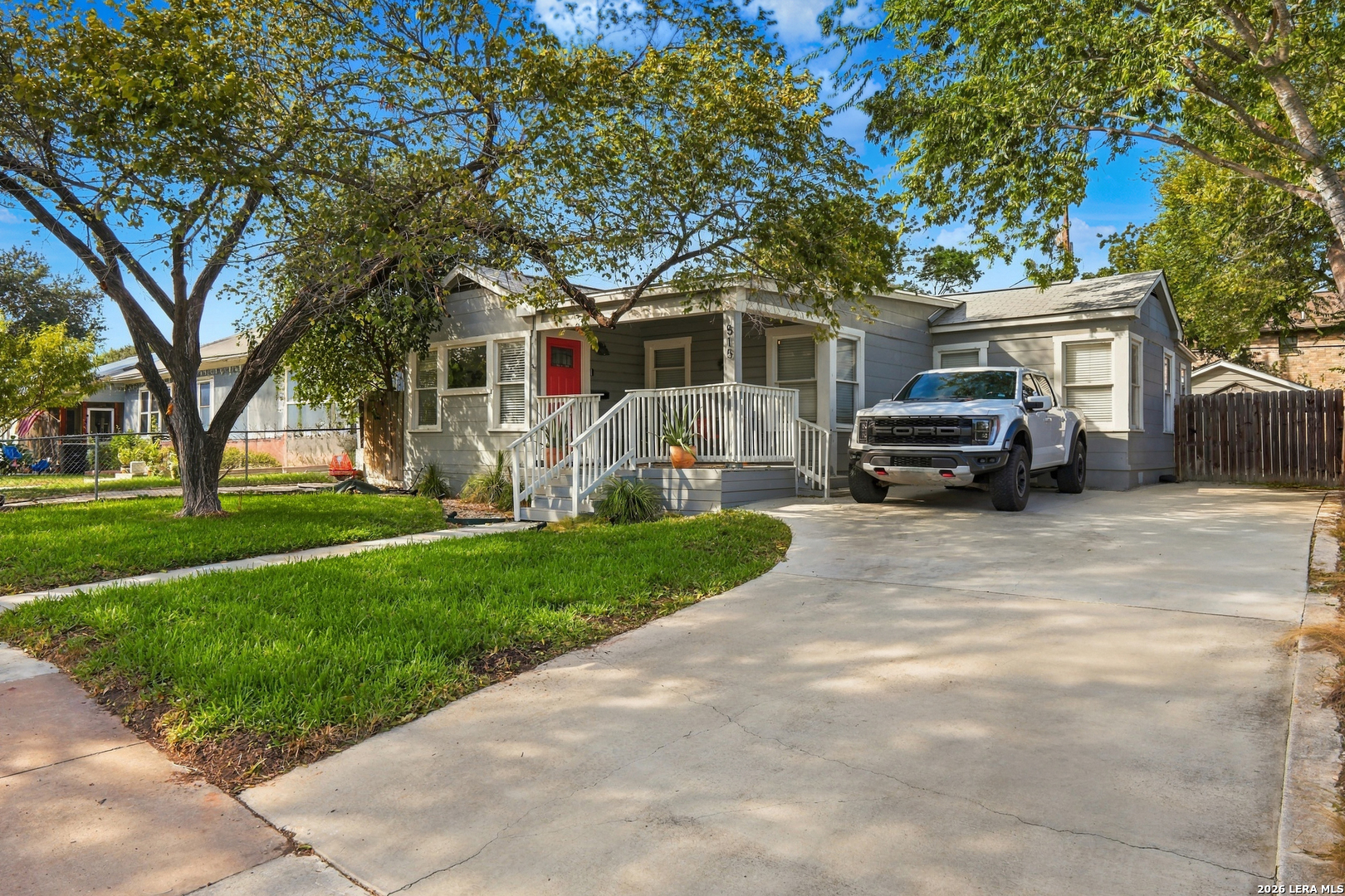 515 W Norwood CT, San Antonio, TX 78212