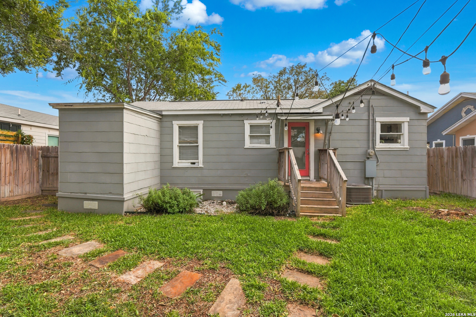 515 W Norwood CT, San Antonio, TX 78212