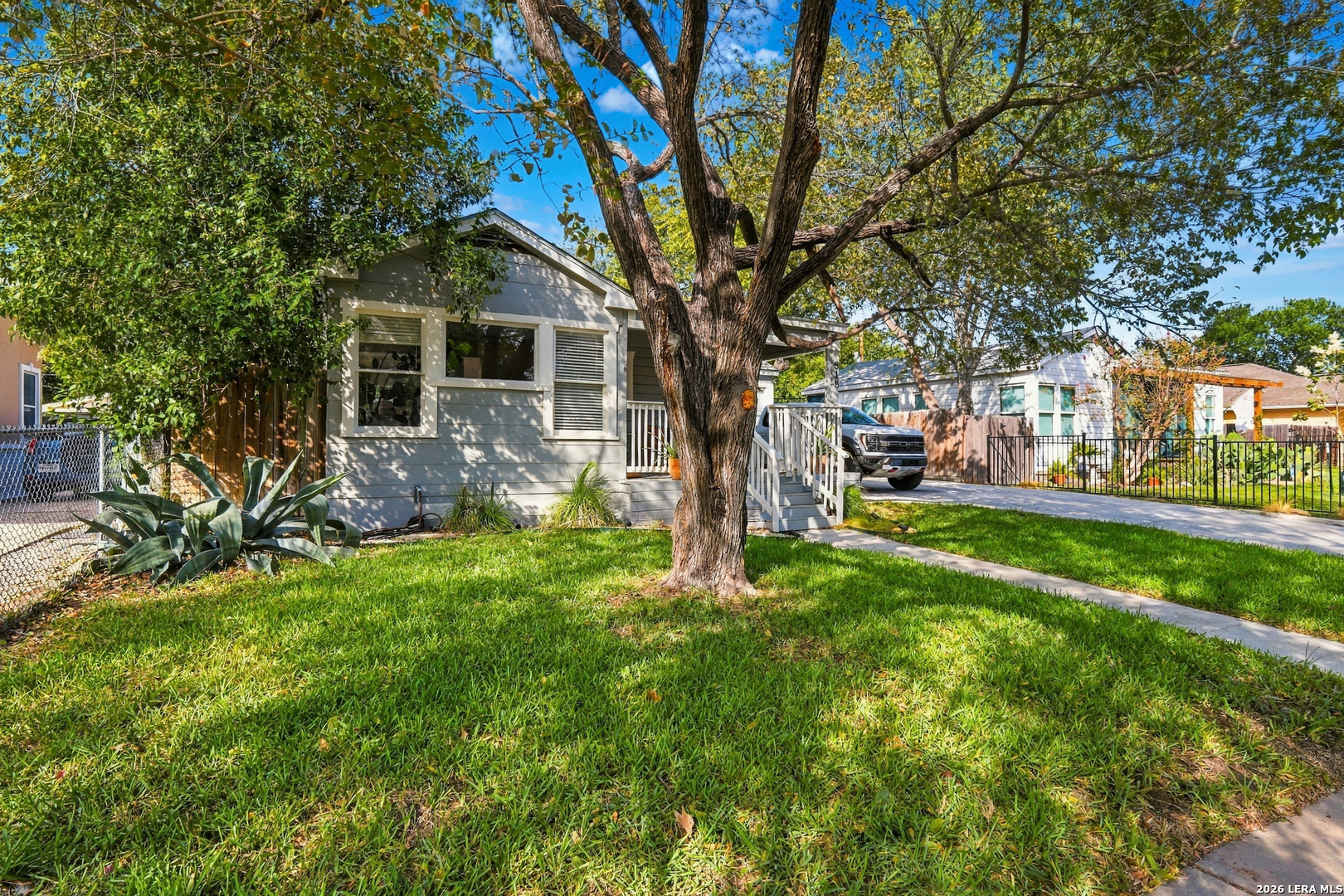 515 W Norwood CT, San Antonio, TX 78212