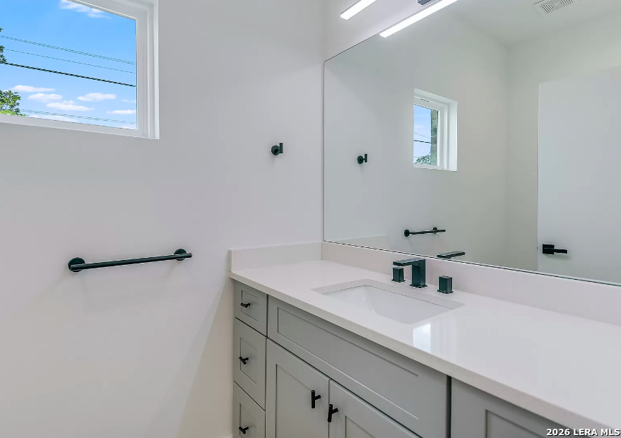 606 S Hackberry, San Antonio, TX 78203