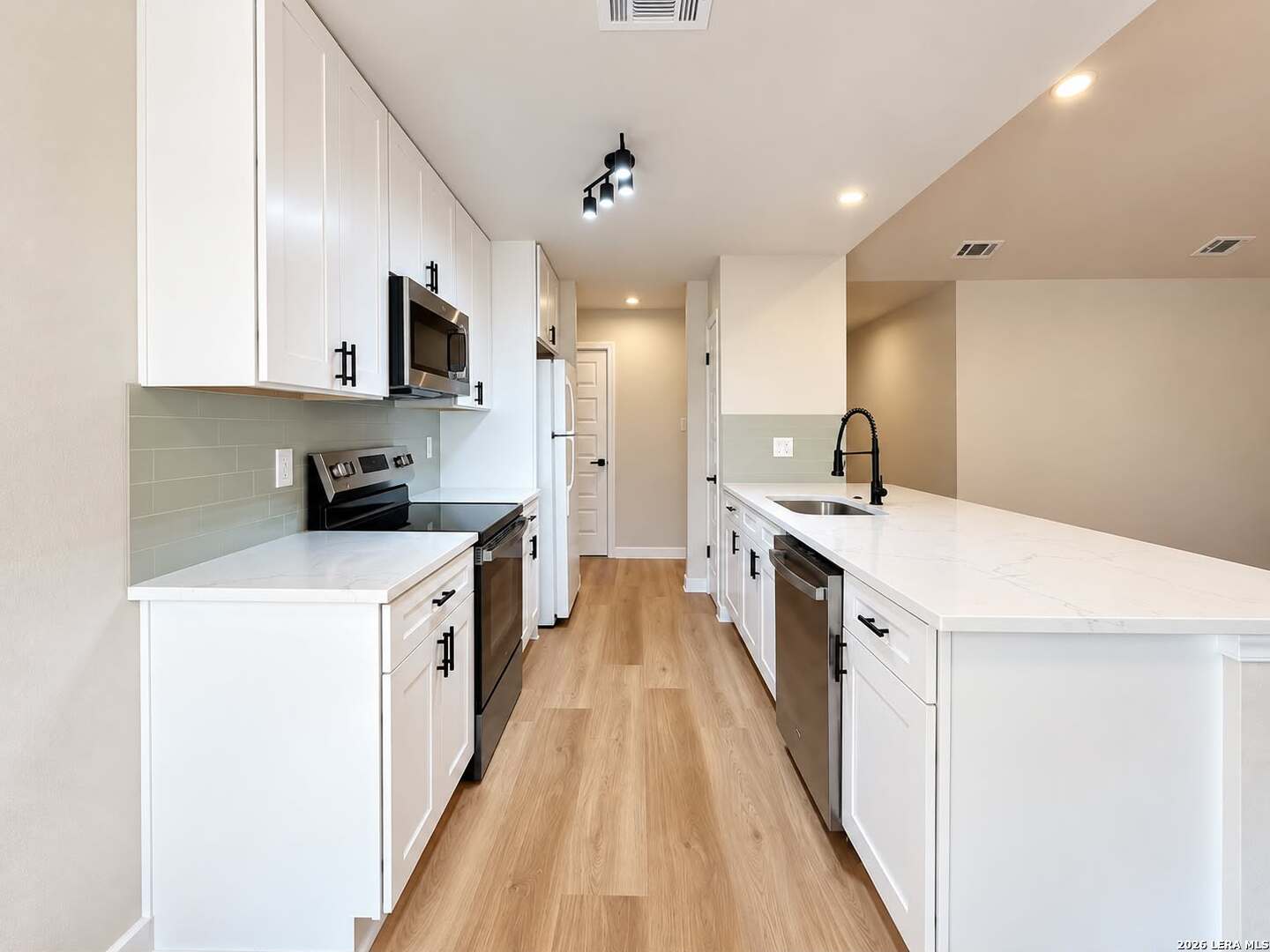 8322 TIMBER GLEN ST, San Antonio, TX 78250