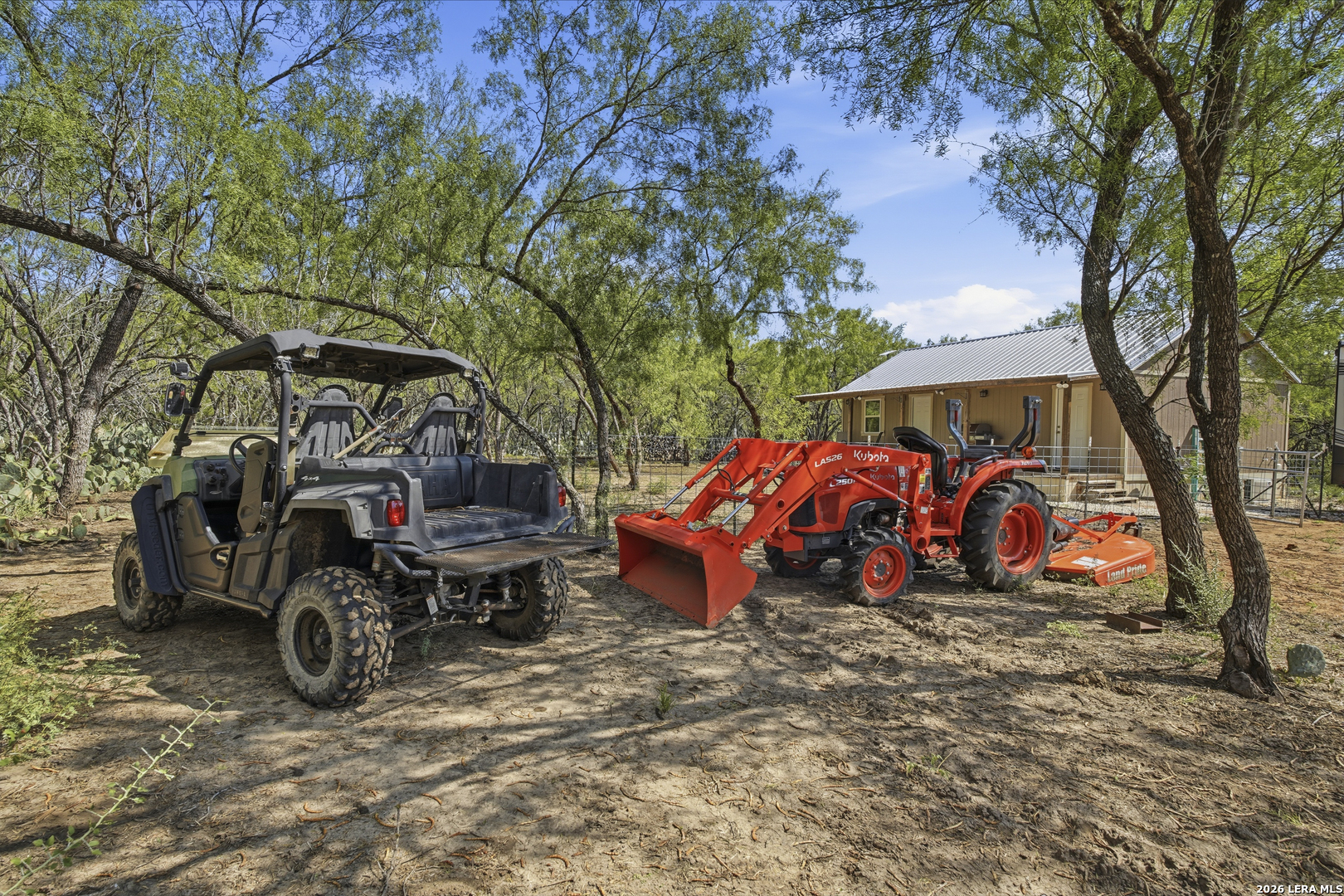 11943 Fm 472, Bigfoot, TX 78005
