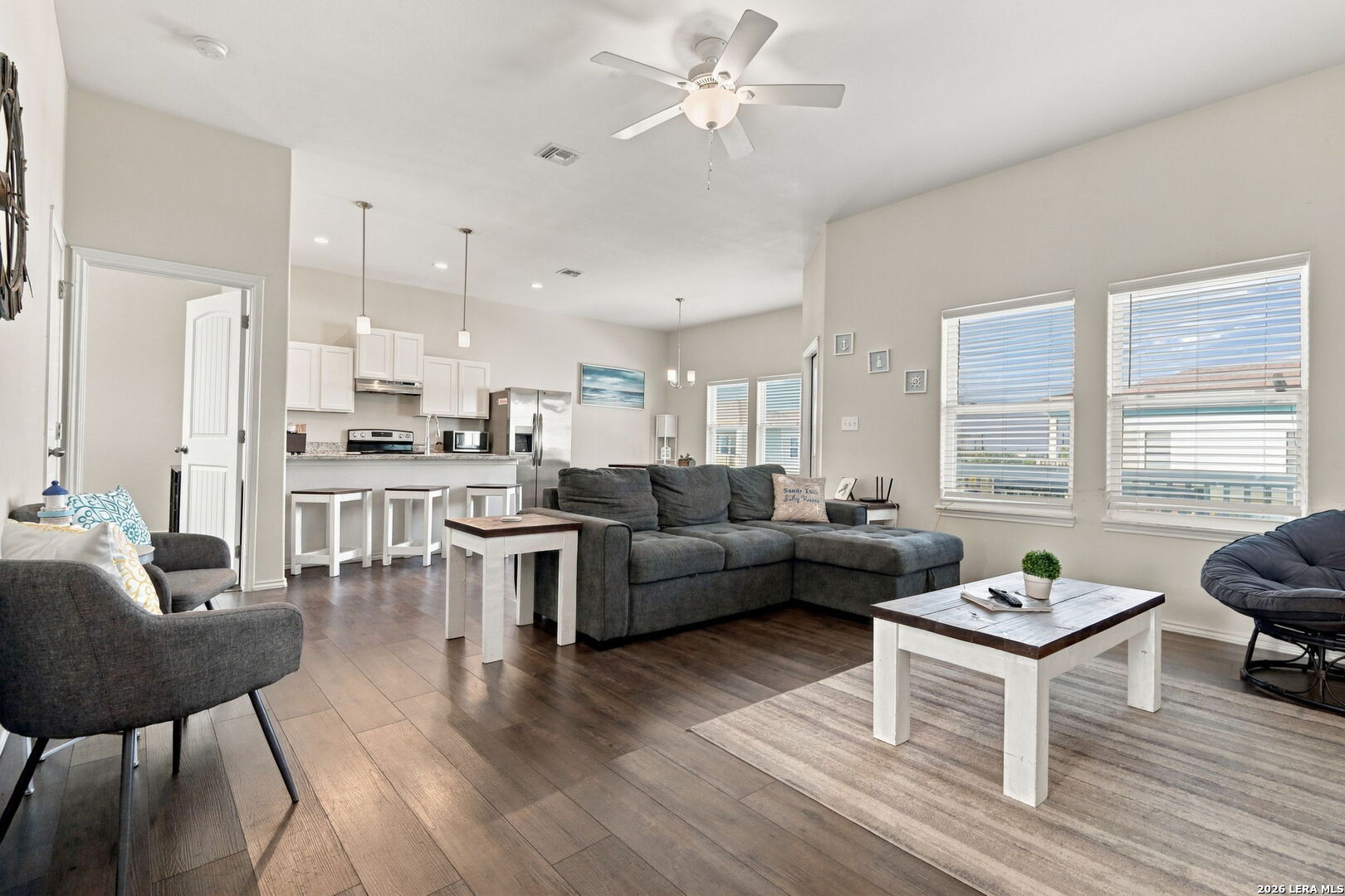 111 PARADISE DR, Rockport, TX 78382