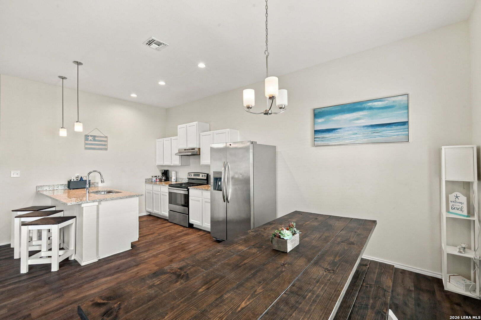 111 PARADISE DR, Rockport, TX 78382