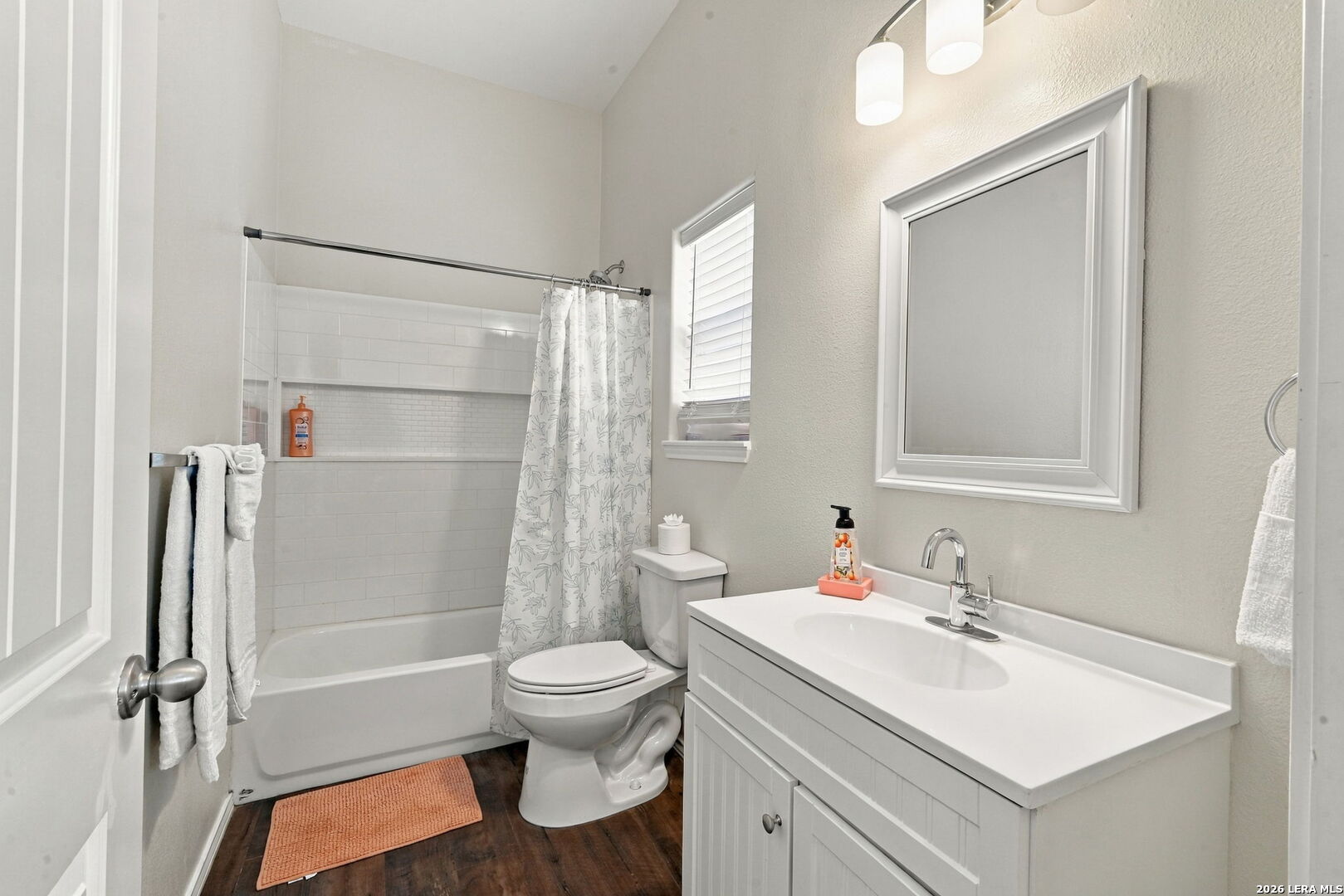 111 PARADISE DR, Rockport, TX 78382