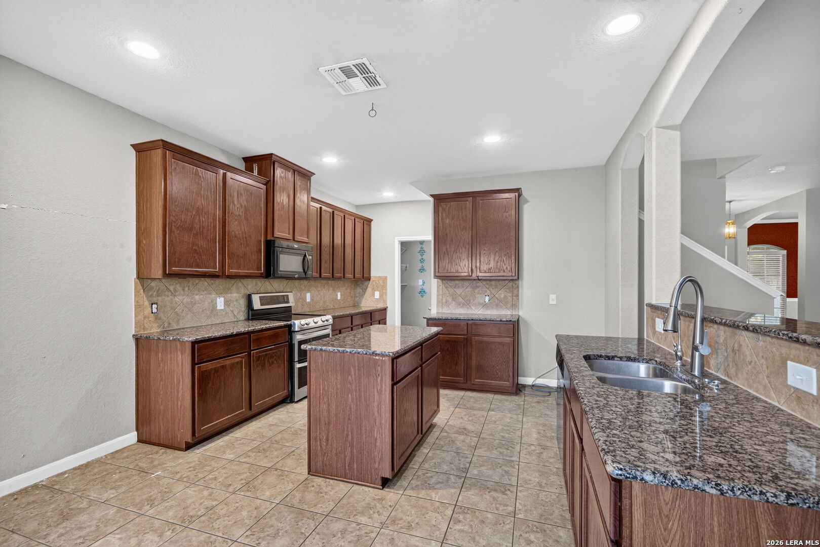 11435 Oaks Hike, San Antonio, TX 78245