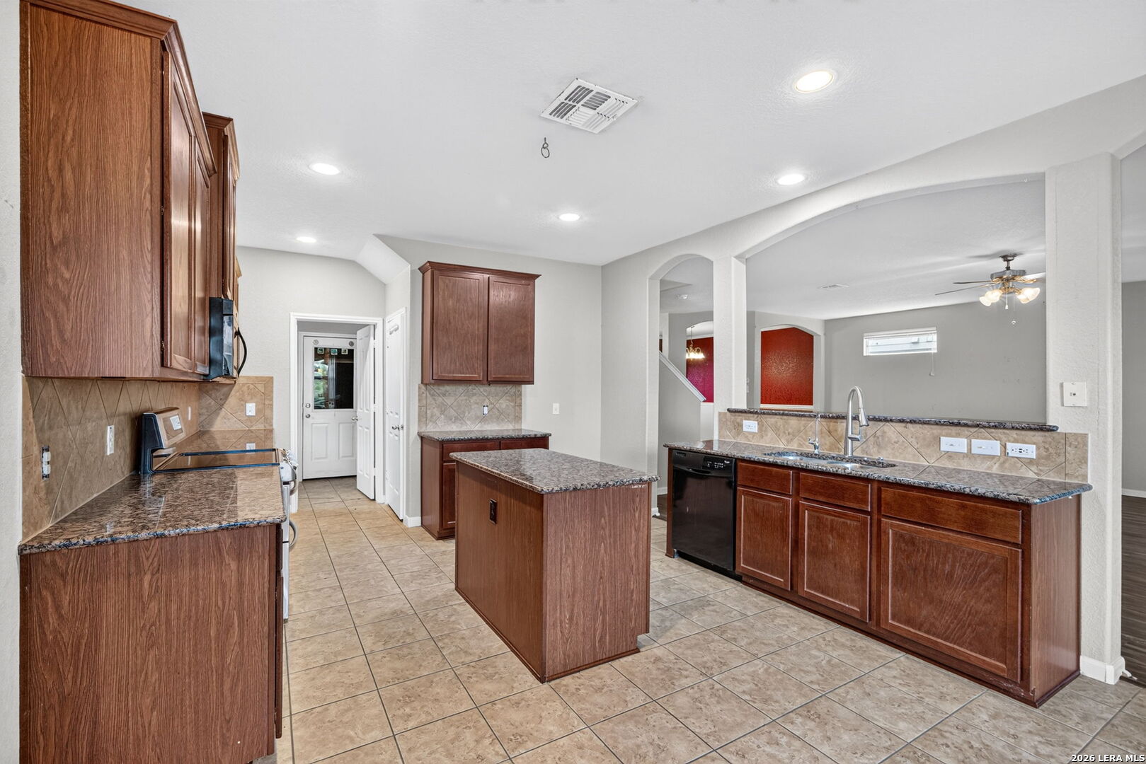 11435 Oaks Hike, San Antonio, TX 78245