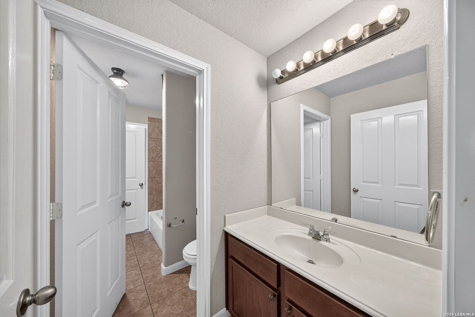 11435 Oaks Hike, San Antonio, TX 78245