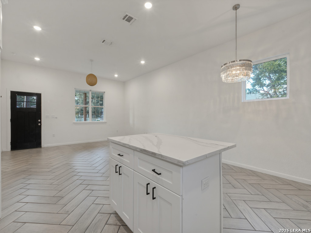 335 Kemper, San Antonio, TX 78207