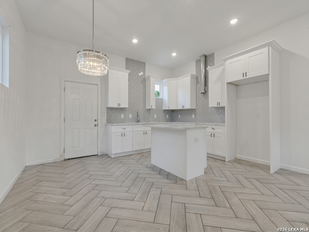 335 Kemper, San Antonio, TX 78207