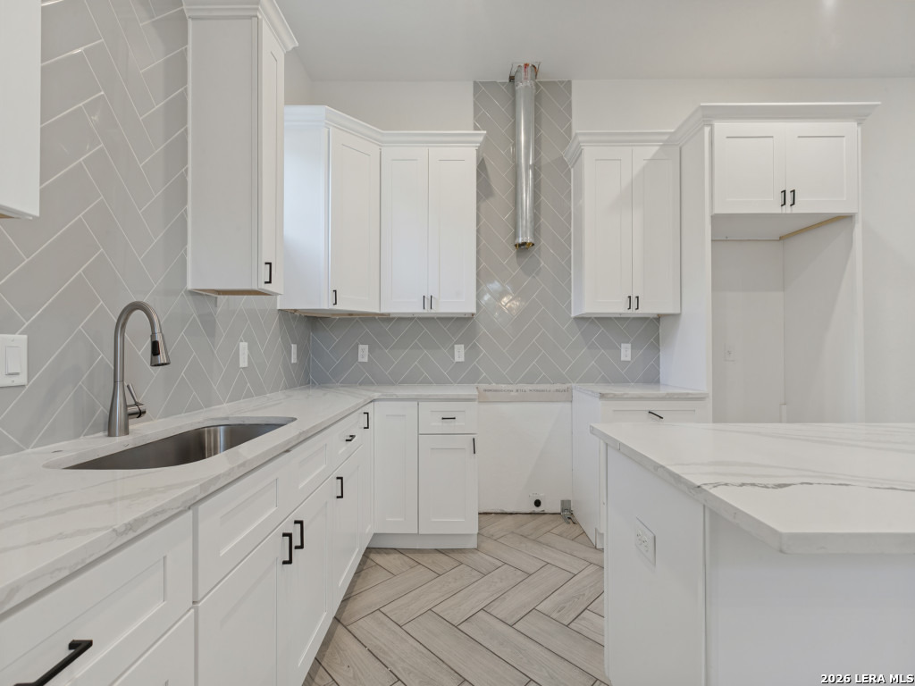 335 Kemper, San Antonio, TX 78207