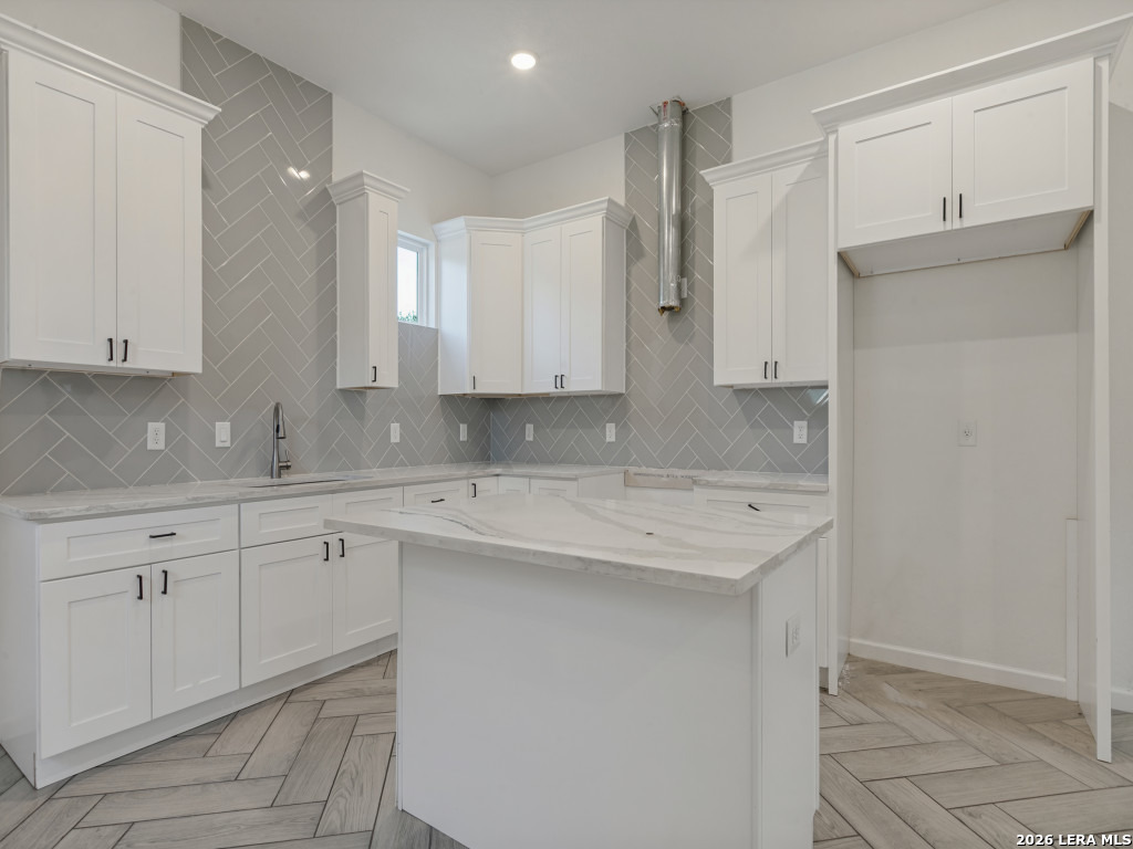 335 Kemper, San Antonio, TX 78207